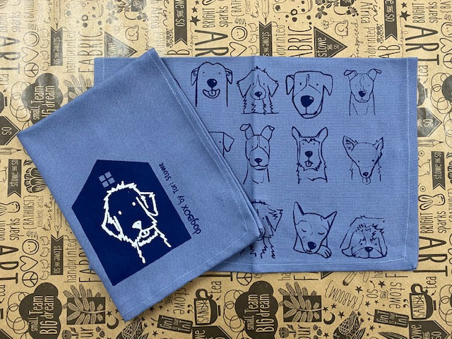 Stowe & So Tea Towel Set: Dog Box in Blue.